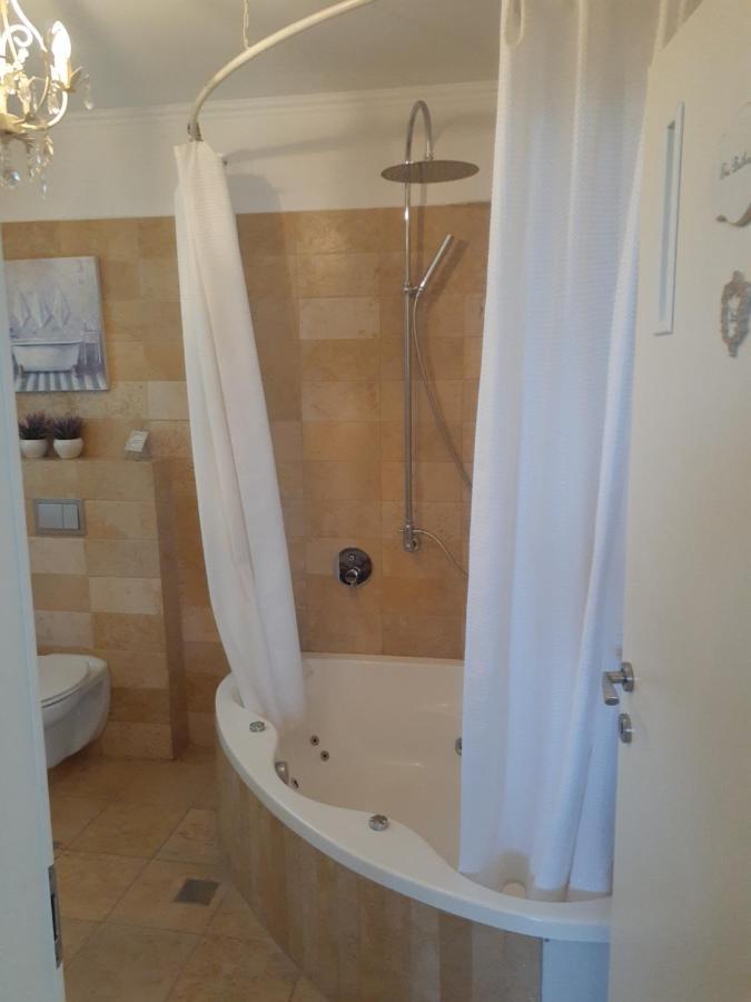 Naomi'S Villa Ros Pinna Kültér fotó