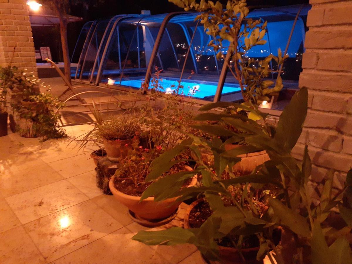 Naomi'S Villa Ros Pinna Kültér fotó